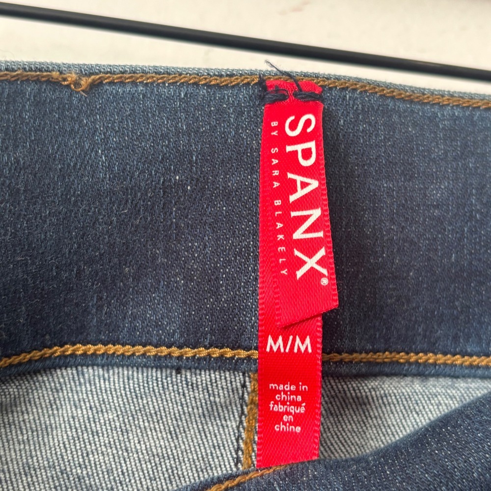 Spanx Womens Medium Distressed Ankle Jean-ish Leggings Dark Indigo Raw Hem - Picture 3 of 5